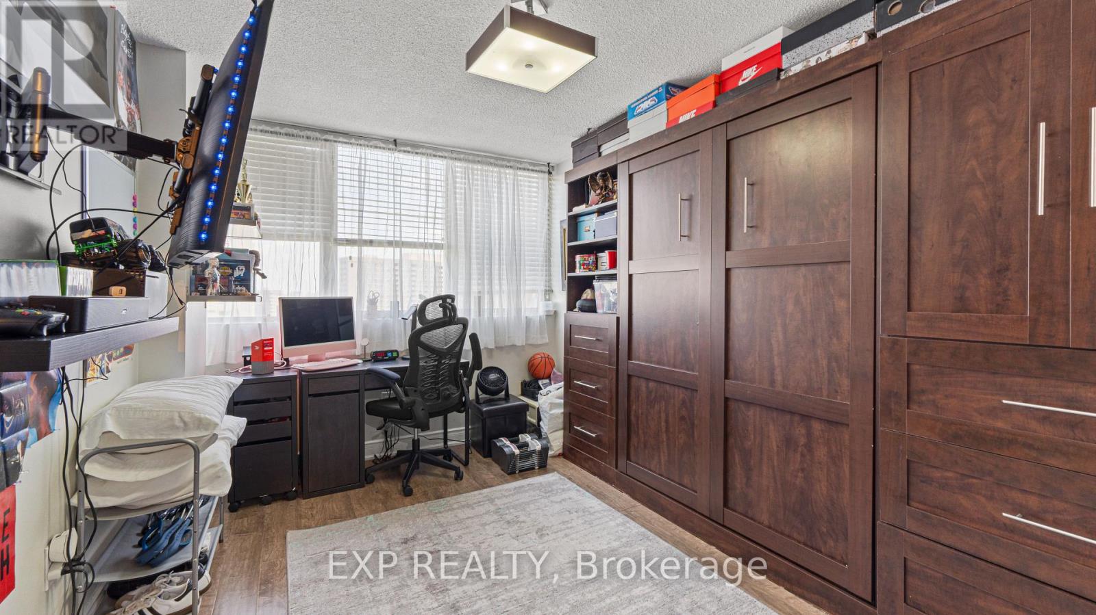1404 - 3590 Kaneff Crescent, Mississauga, Ontario  L5A 3X3 - Photo 6 - W12248981