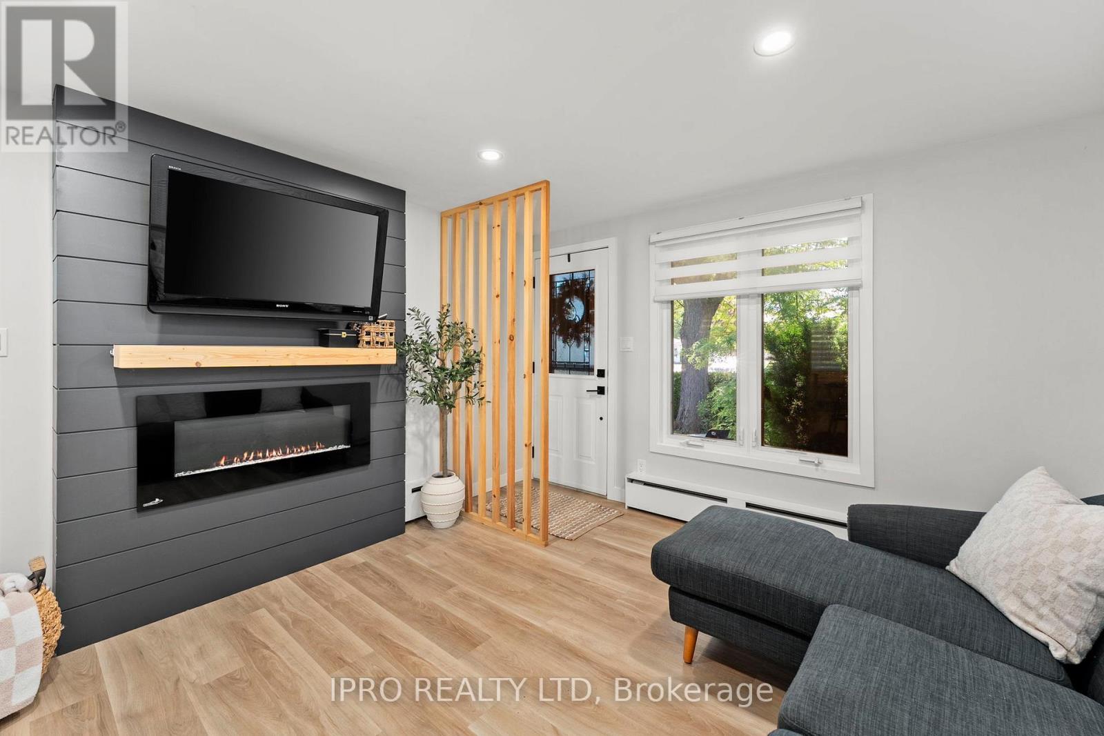 Property at 14 GREENAWAY STREET image 4