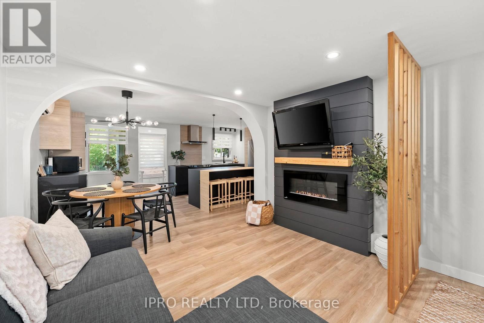 Property at 14 GREENAWAY STREET image 5