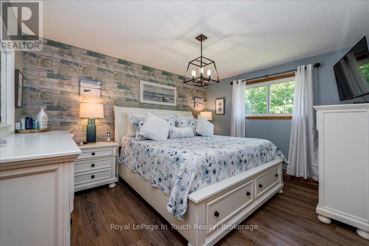 14 Maplegate Road, Tiny, Ontario  L0L 2T0 - Photo 13 - S12249027