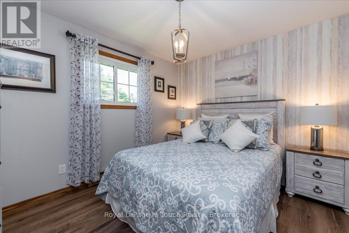 14 Maplegate Road, Tiny, Ontario  L0L 2T0 - Photo 15 - S12249027