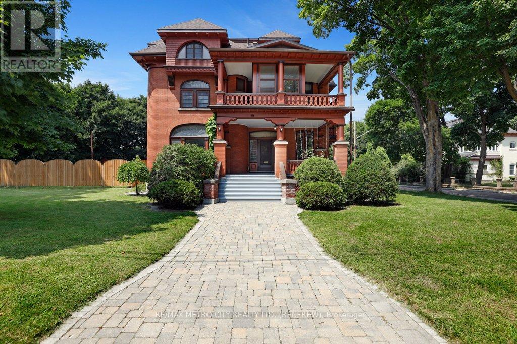 154 QUARRY AVENUE, Renfrew, Ontario