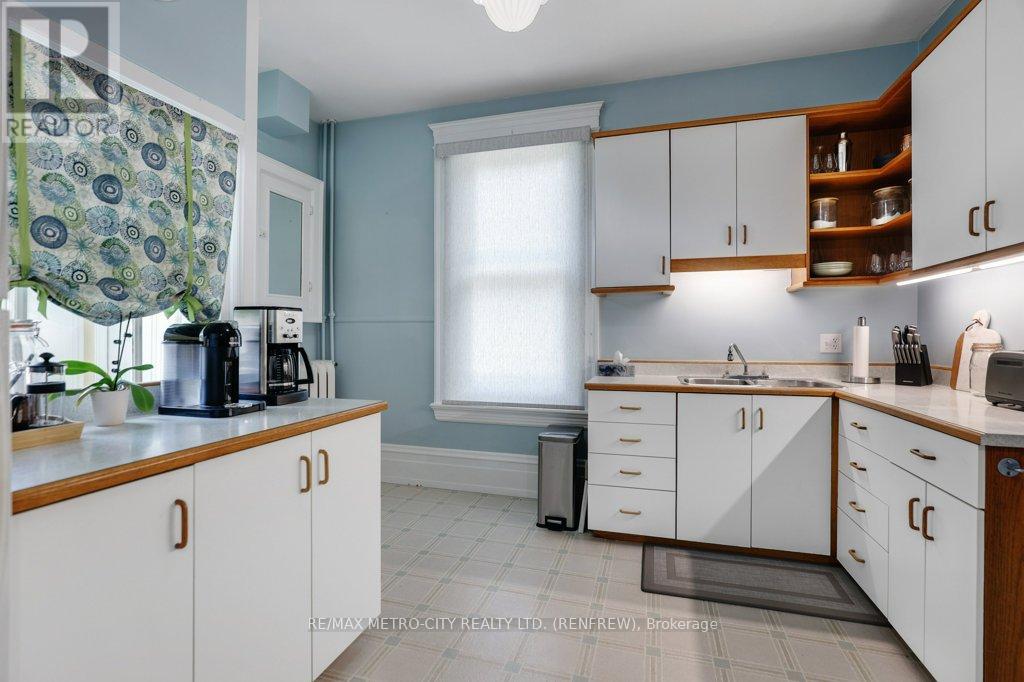 154 Quarry Avenue, Renfrew, Ontario  K7V 2W4 - Photo 23 - X12249024