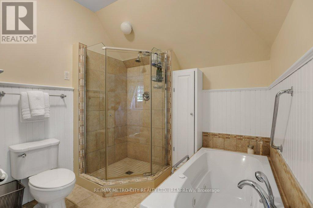 154 Quarry Avenue, Renfrew, Ontario  K7V 2W4 - Photo 29 - X12249024