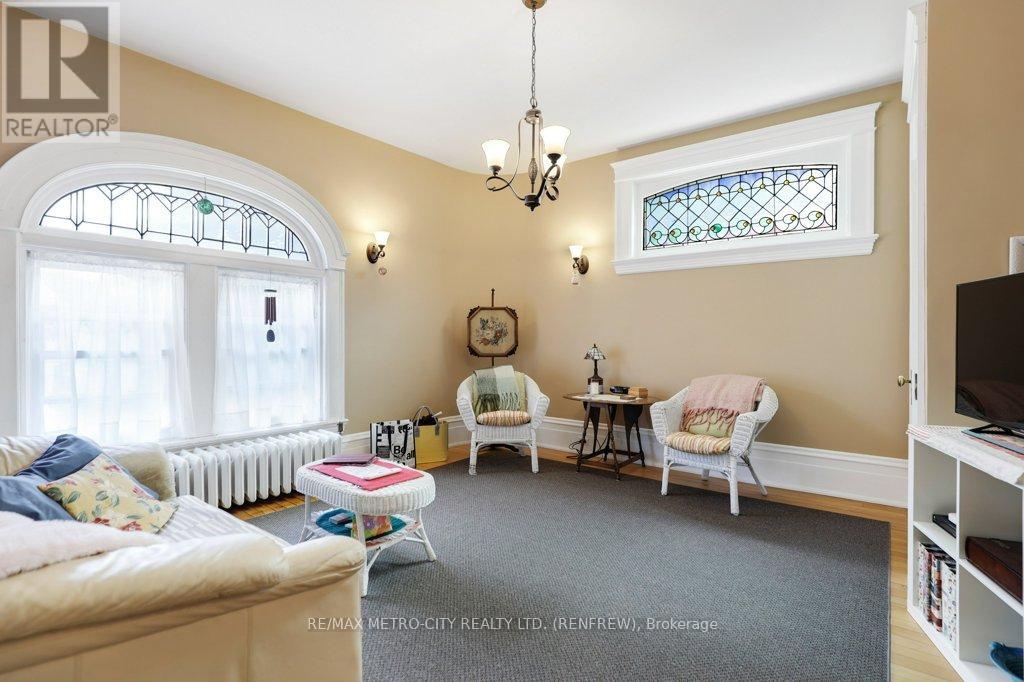 154 Quarry Avenue, Renfrew, Ontario  K7V 2W4 - Photo 31 - X12249024
