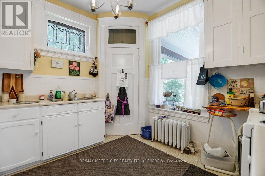 154 Quarry Avenue, Renfrew, Ontario  K7V 2W4 - Photo 34 - X12249024