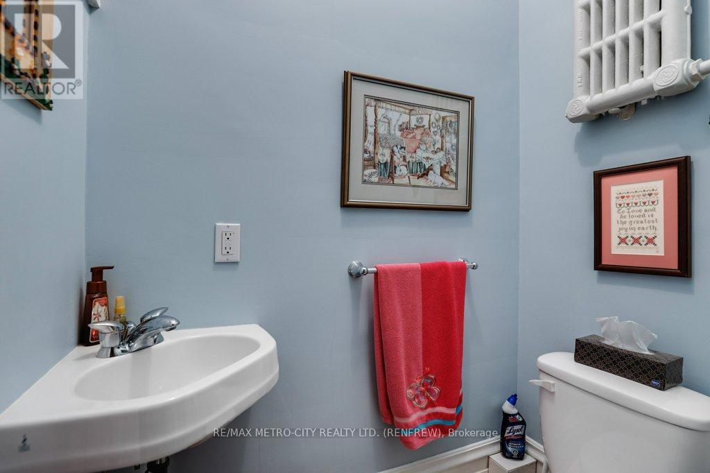 154 Quarry Avenue, Renfrew, Ontario  K7V 2W4 - Photo 41 - X12249024
