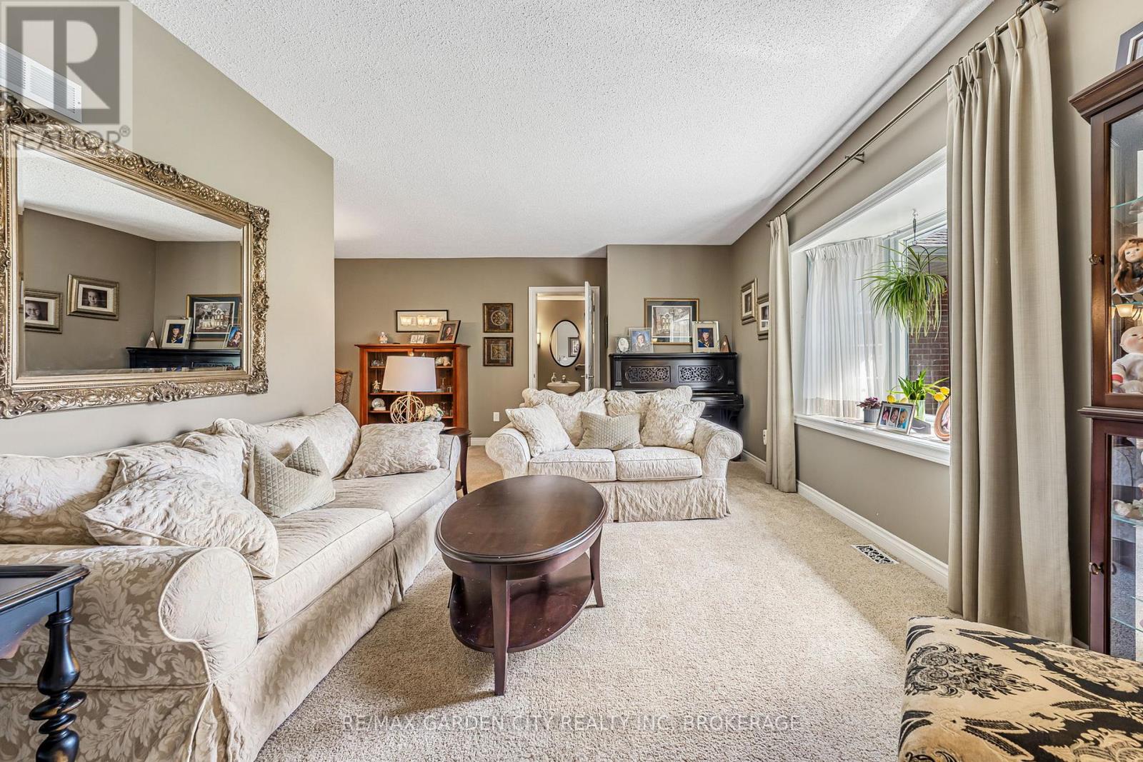 Property at 14 PEACHTREE PARKWAY image 5