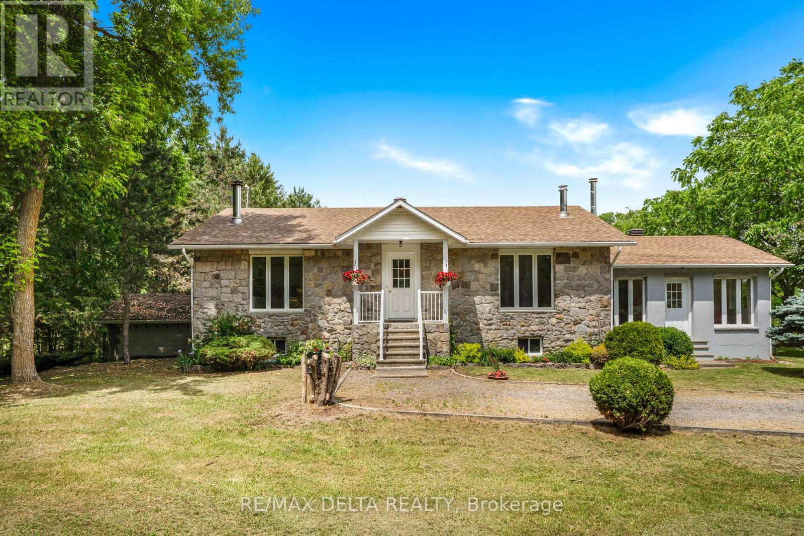 2685 Concession 7 Road, East Hawkesbury, Ontario  K0B 1P0 - Photo 2 - X12249041