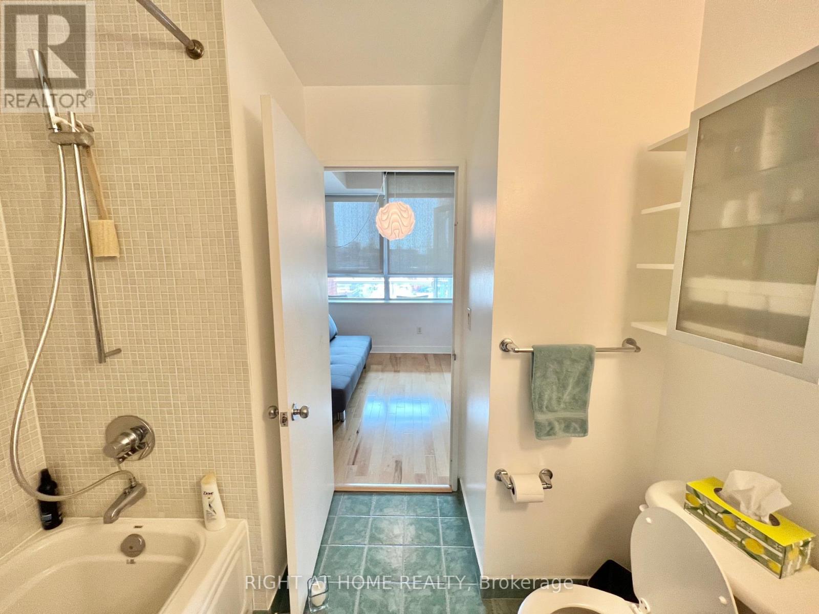 1207 - 179 George Street, Ottawa, Ontario  K1N 1J8 - Photo 10 - X12249050
