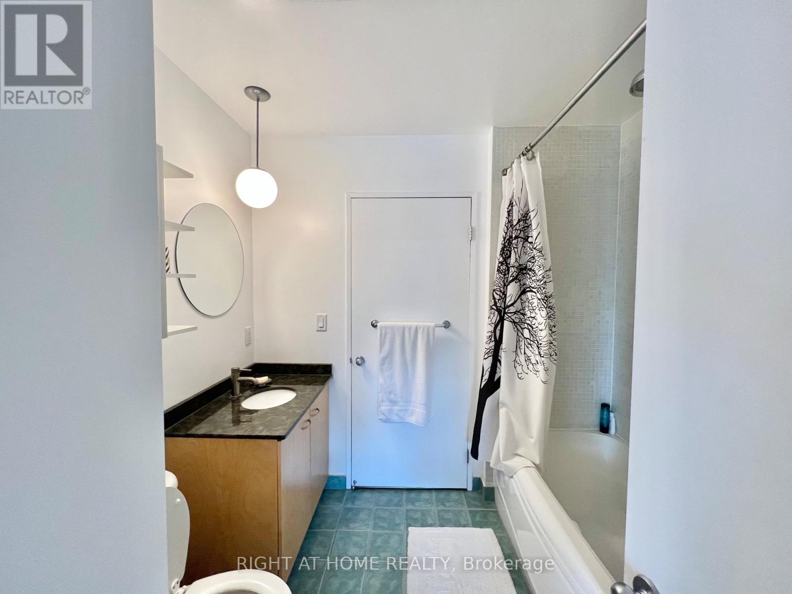 1207 - 179 George Street, Ottawa, Ontario  K1N 1J8 - Photo 8 - X12249050