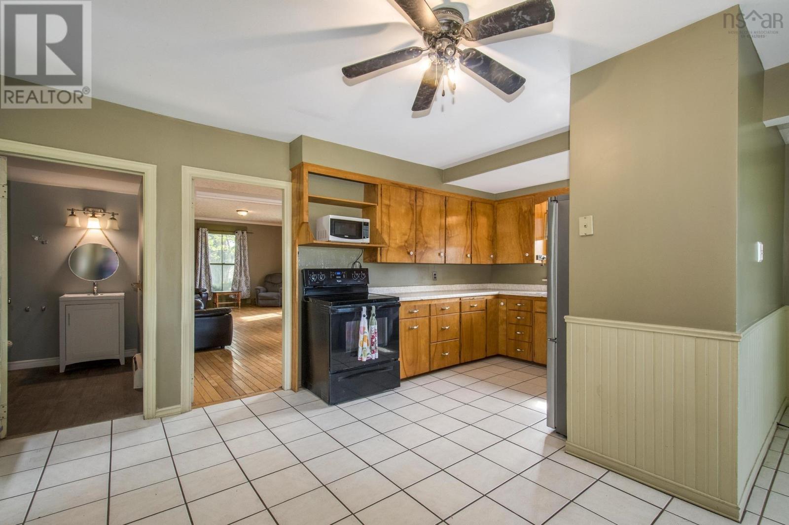 3069 Highway 1, Aylesford East, Nova Scotia  B0P 1C0 - Photo 10 - 202513145