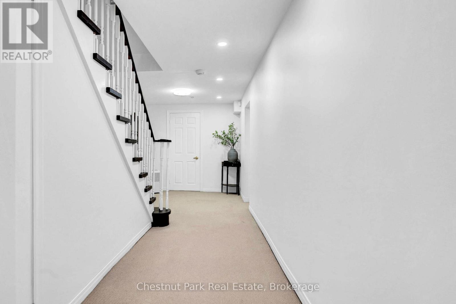 2052 Chippewa Trail, Mississauga, Ontario  L5H 3V7 - Photo 23 - W12249127
