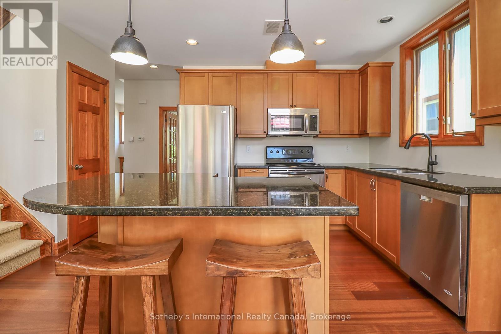 16 - 224 Blueski George Crescent, Blue Mountains, Ontario  L9Y 0V6 - Photo 8 - X12249090