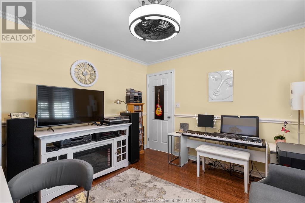 Property at 511 Novello Crescent image 5