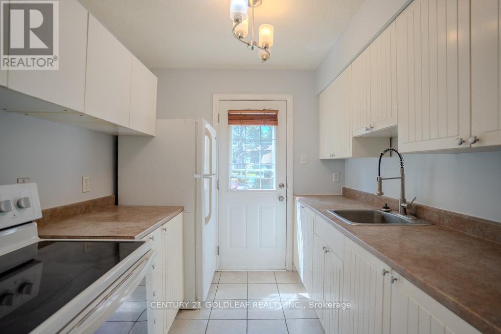 75 - 5 Sonnet Crescent, Ottawa, Ontario  K2H 8W8 - Photo 17 - X12249120