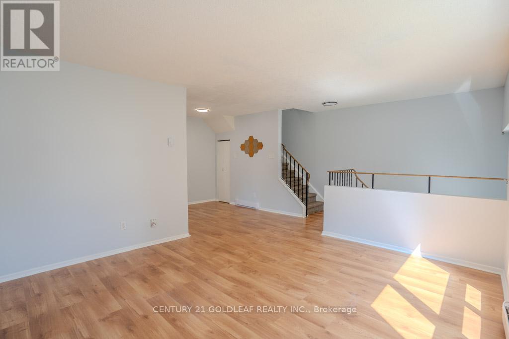 75 - 5 Sonnet Crescent, Ottawa, Ontario  K2H 8W8 - Photo 12 - X12249120