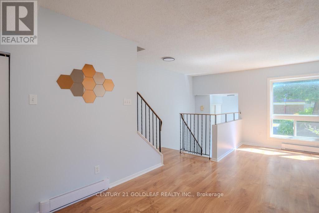 75 - 5 Sonnet Crescent, Ottawa, Ontario  K2H 8W8 - Photo 6 - X12249120