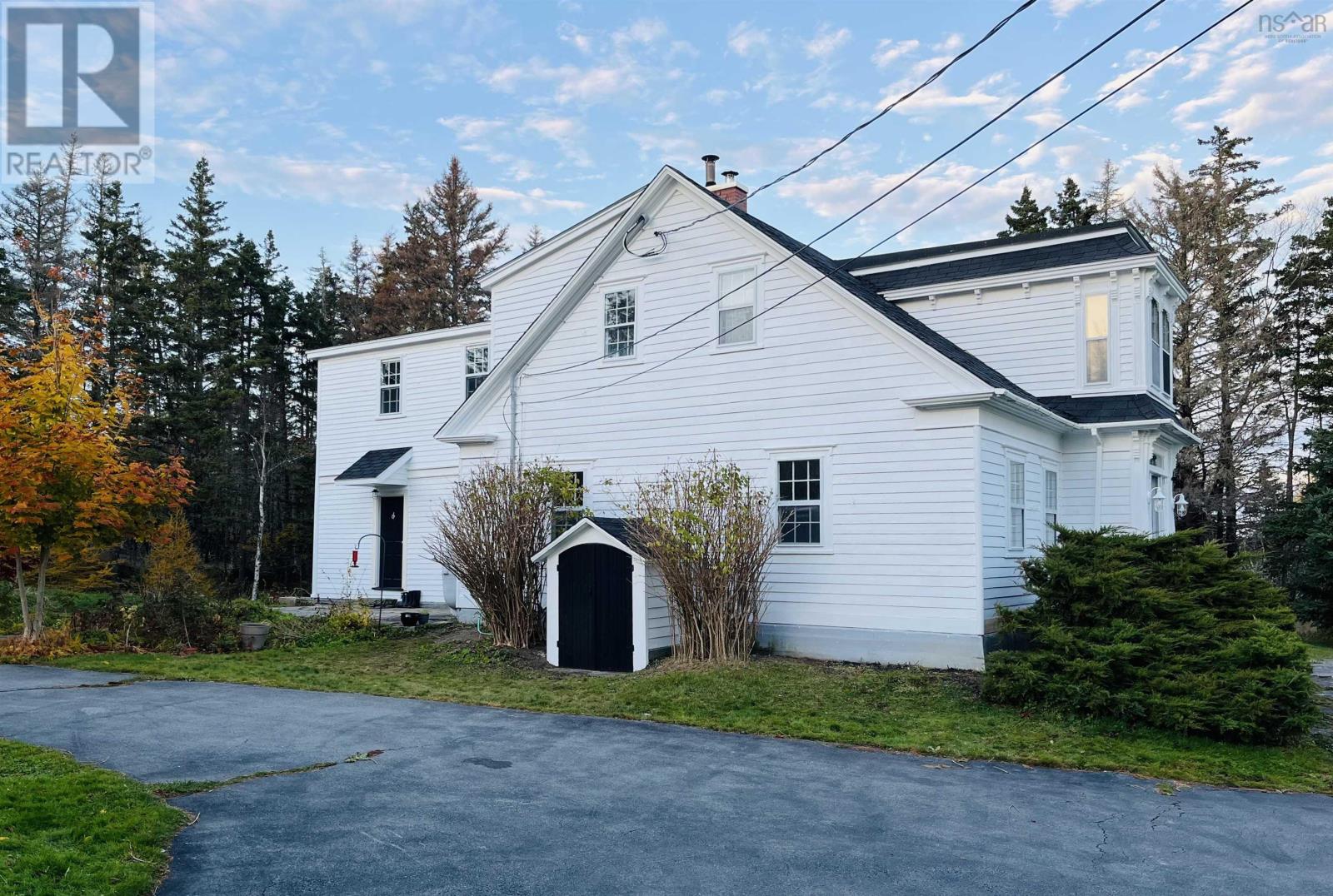 5168 Highway 331, Crescent Beach, Nova Scotia  B0R 1R0 - Photo 2 - 202508563