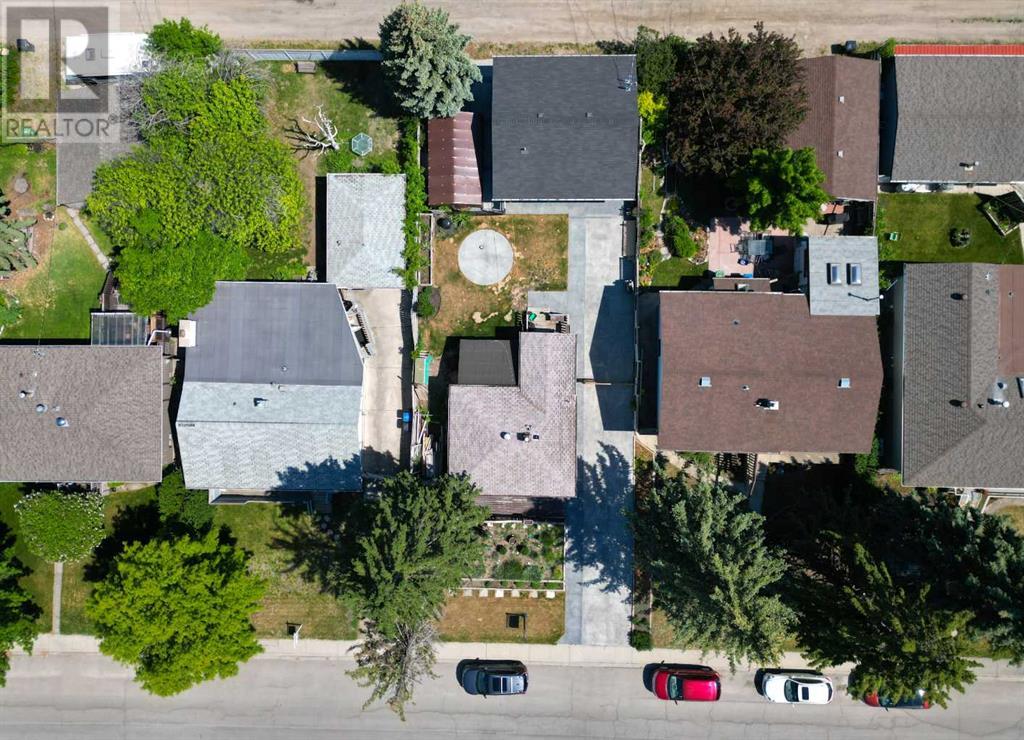 Property at 8012 33 Avenue NW image 3