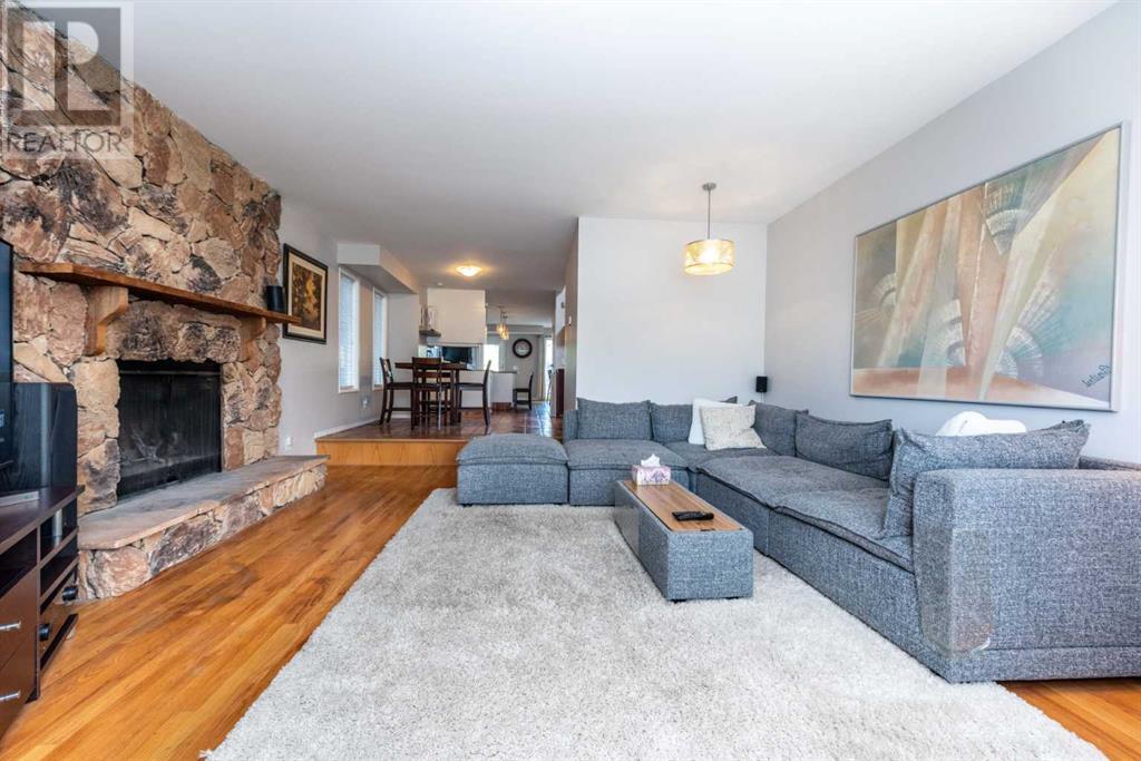 Property at 1825 29 Avenue SW image 2