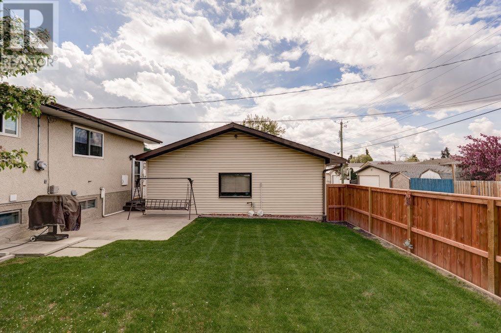 Property at 31 Maranda Close NE image 5