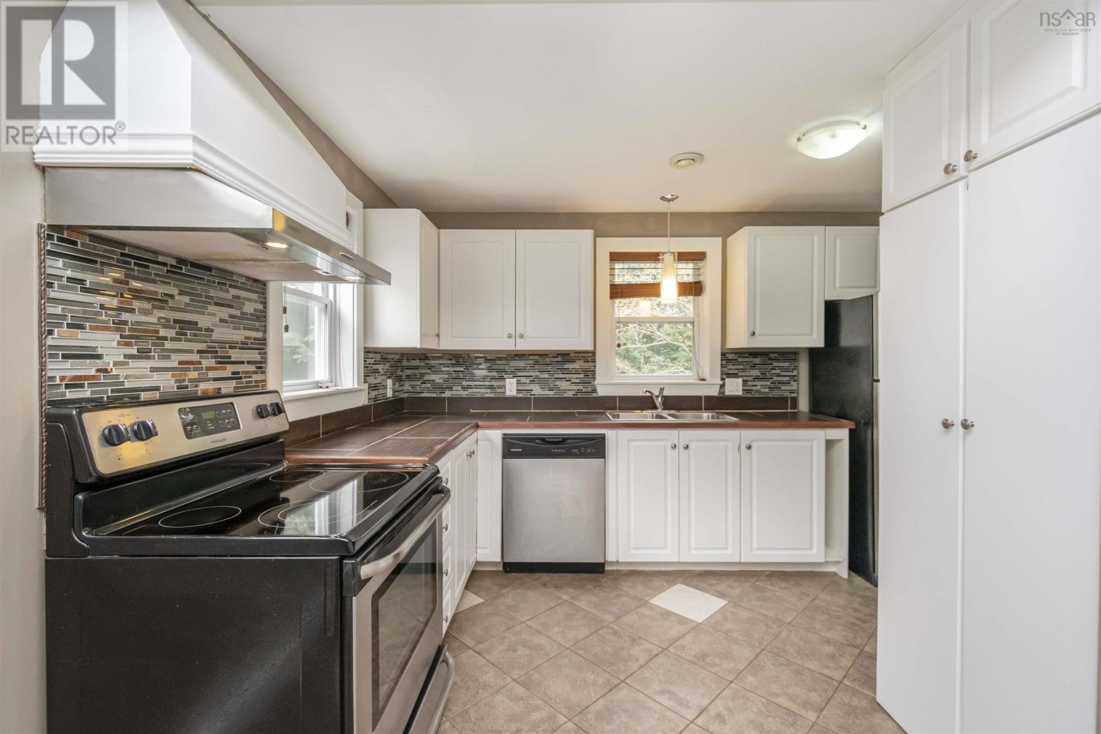 6029 Wells Street, Halifax Peninsula, Nova Scotia  B3K 2M9 - Photo 8 - 202507197