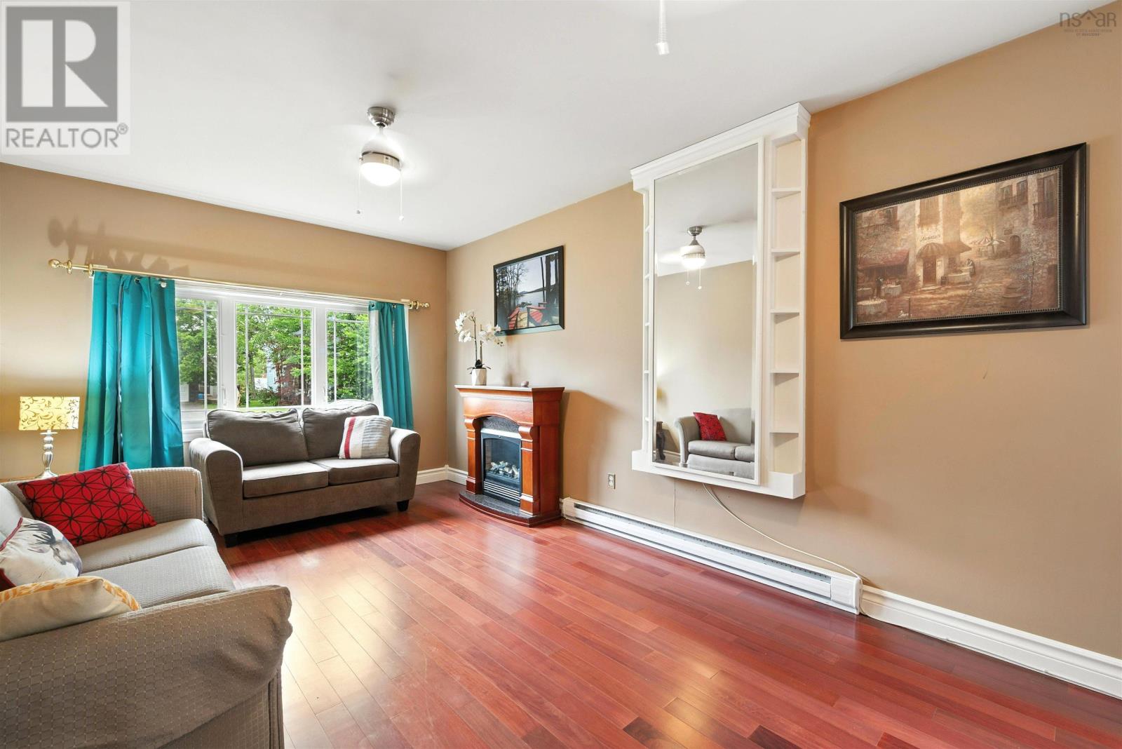 Property at 10 Penstock Court image 4