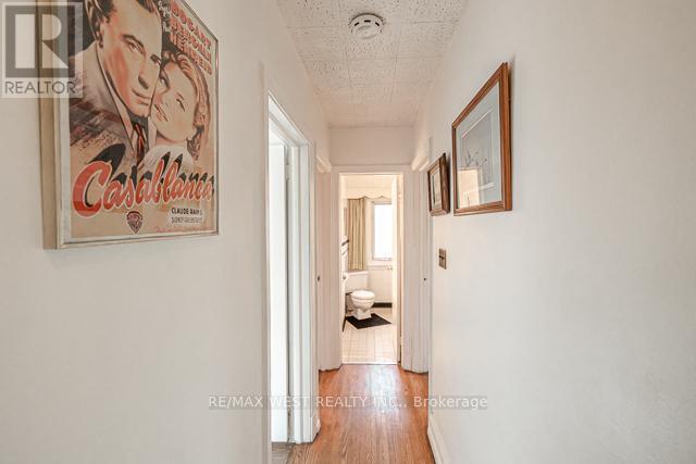 1081 Islington Avenue, Toronto (Stonegate-Queensway), Ontario  M8Z 4R8 - Photo 31 - W12212047