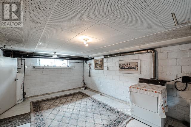 1081 Islington Avenue, Toronto (Stonegate-Queensway), Ontario  M8Z 4R8 - Photo 8 - W12212047
