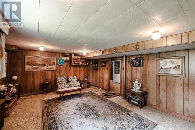 1081 Islington Avenue, Toronto (Stonegate-Queensway), Ontario  M8Z 4R8 - Photo 14 - W12212047