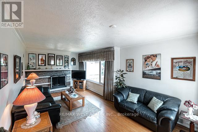 1081 Islington Avenue, Toronto (Stonegate-Queensway), Ontario  M8Z 4R8 - Photo 37 - W12212047