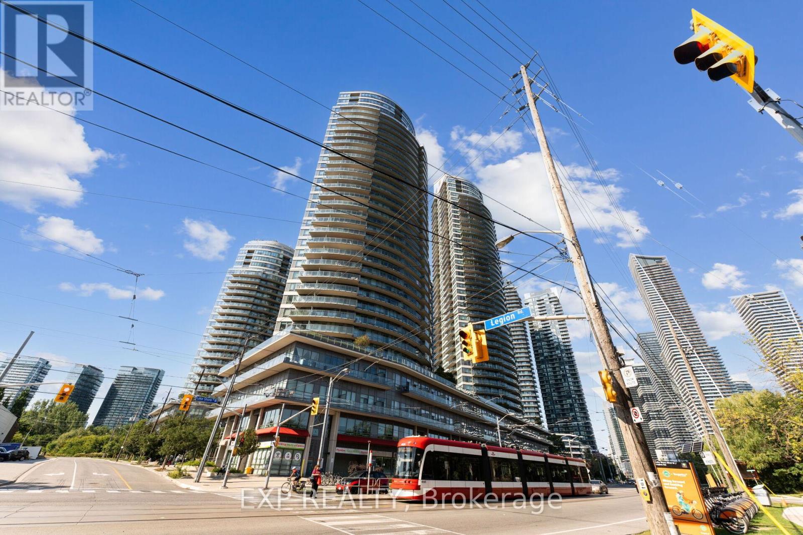 201 - 2230 Lake Shore Boulevard W, Toronto, Ontario  M8V 0B2 - Photo 2 - W12249117