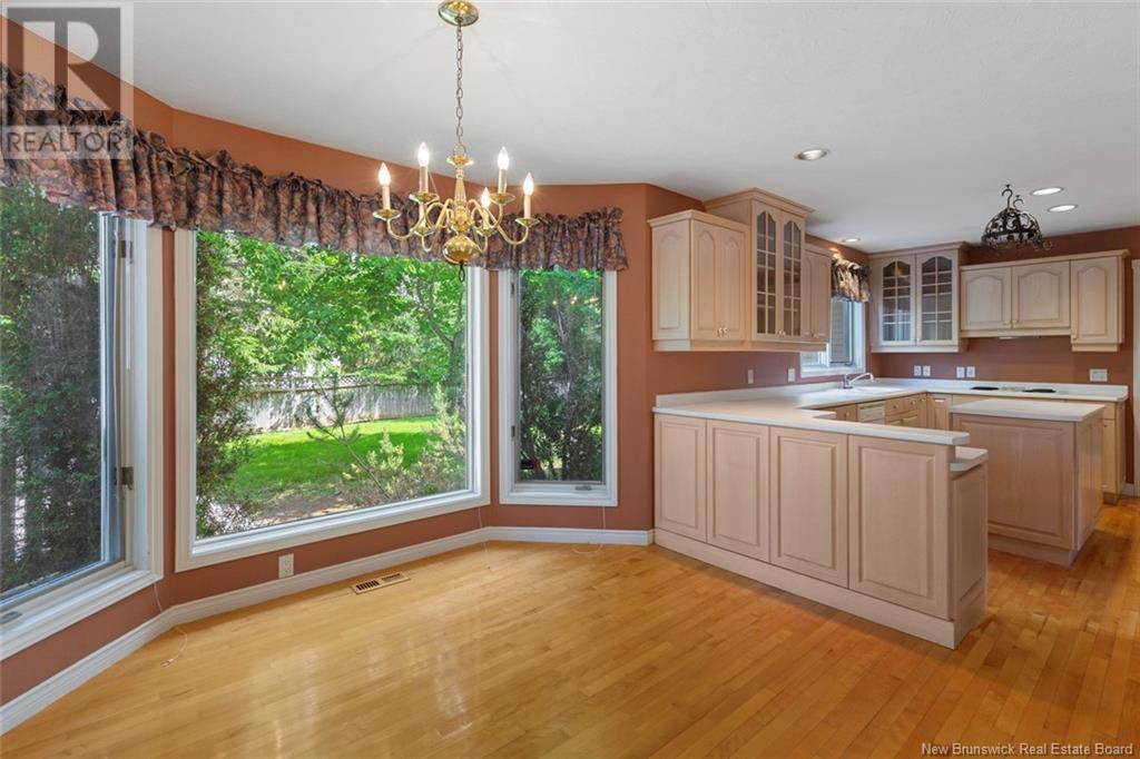Property at 51 Driftwood Court image 3