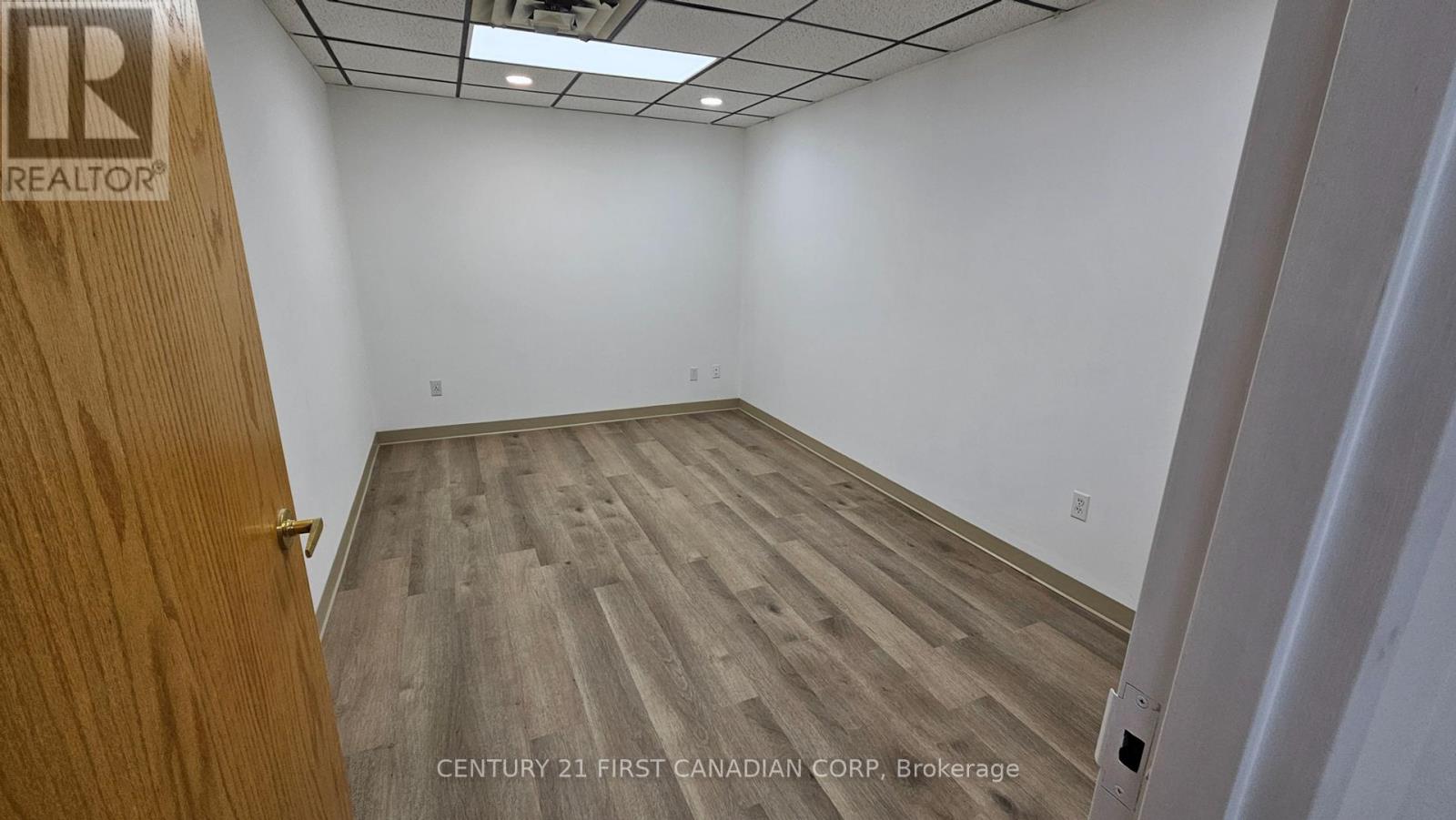 394 Wharncliffe Road S, London South, Ontario  N6J 2M4 - Photo 10 - X12249159
