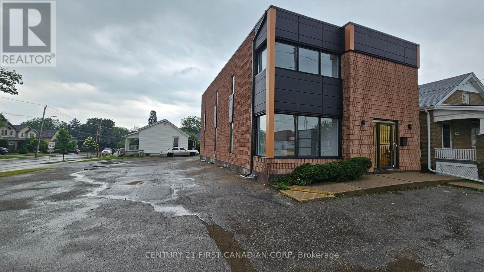 394 Wharncliffe Road S, London South, Ontario  N6J 2M4 - Photo 2 - X12249159