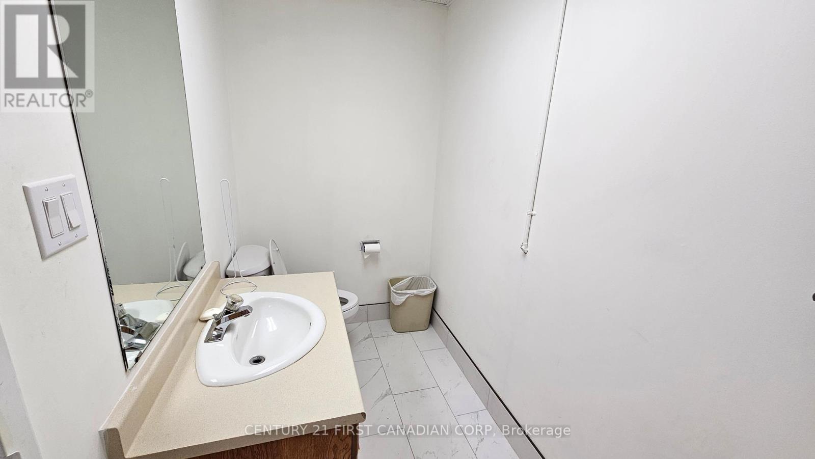 394 Wharncliffe Road S, London South, Ontario  N6J 2M4 - Photo 9 - X12249159
