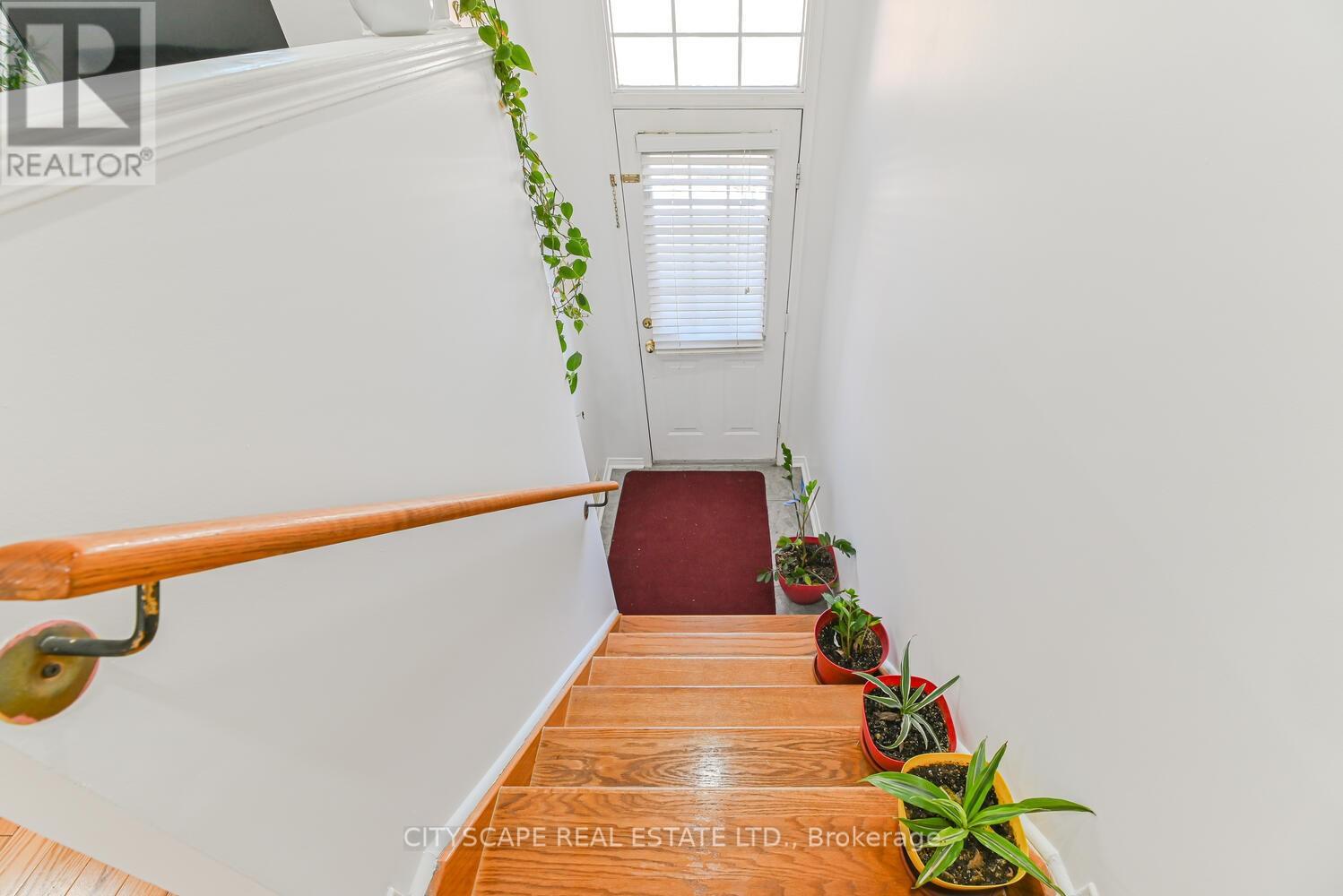 Property at 35 - 3020 CEDARGLEN GATE image 3
