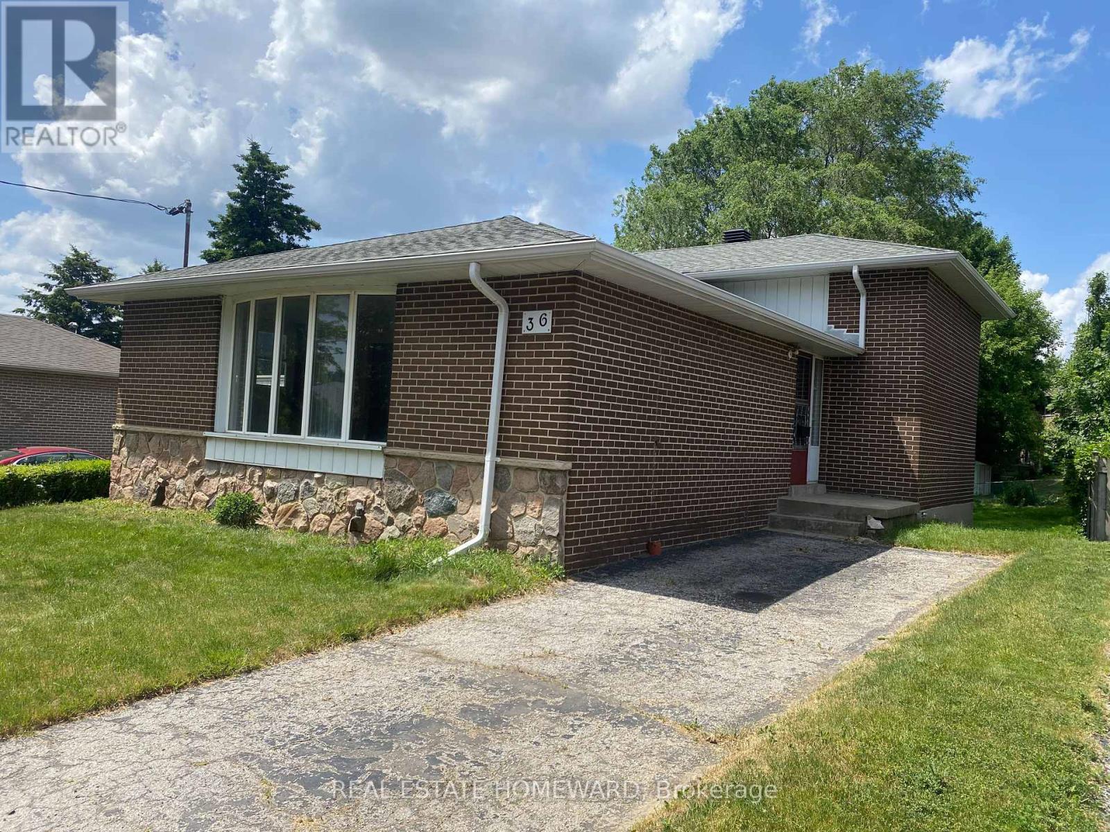 Property at 36 MANORGLEN CRESCENT image 2