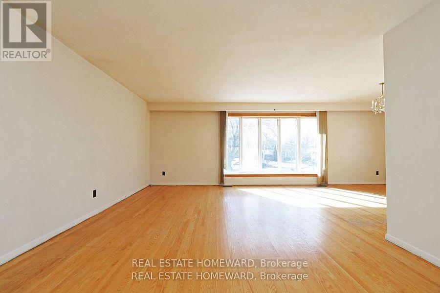 Property at 36 MANORGLEN CRESCENT image 5