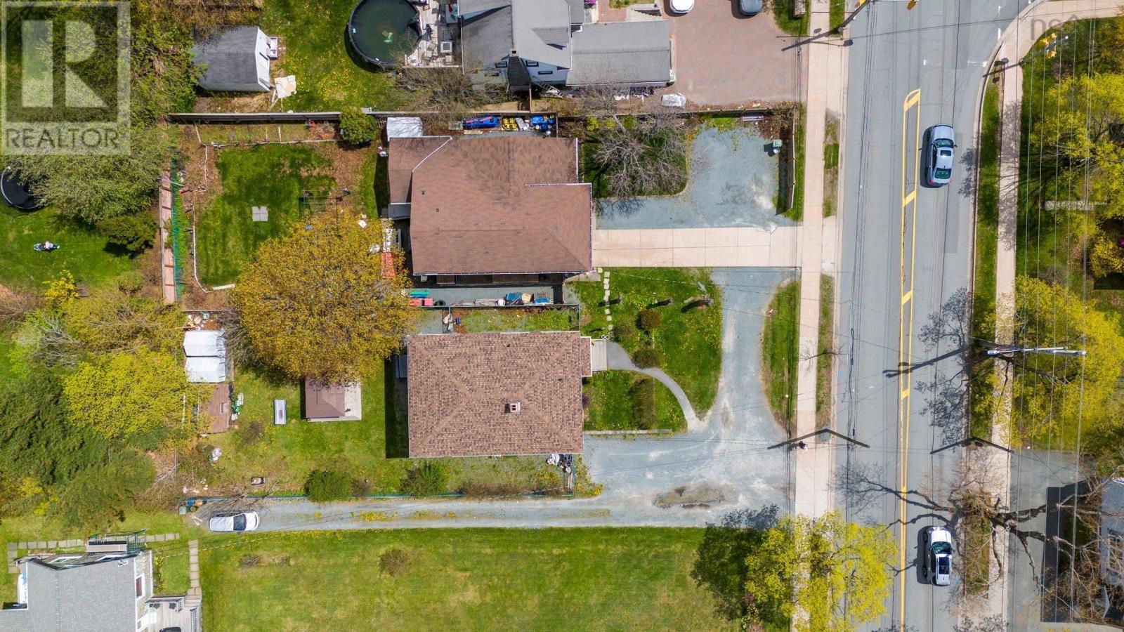 172 & 174 Victoria Road, Dartmouth, Nova Scotia  B3A 1V9 - Photo 2 - 202511285