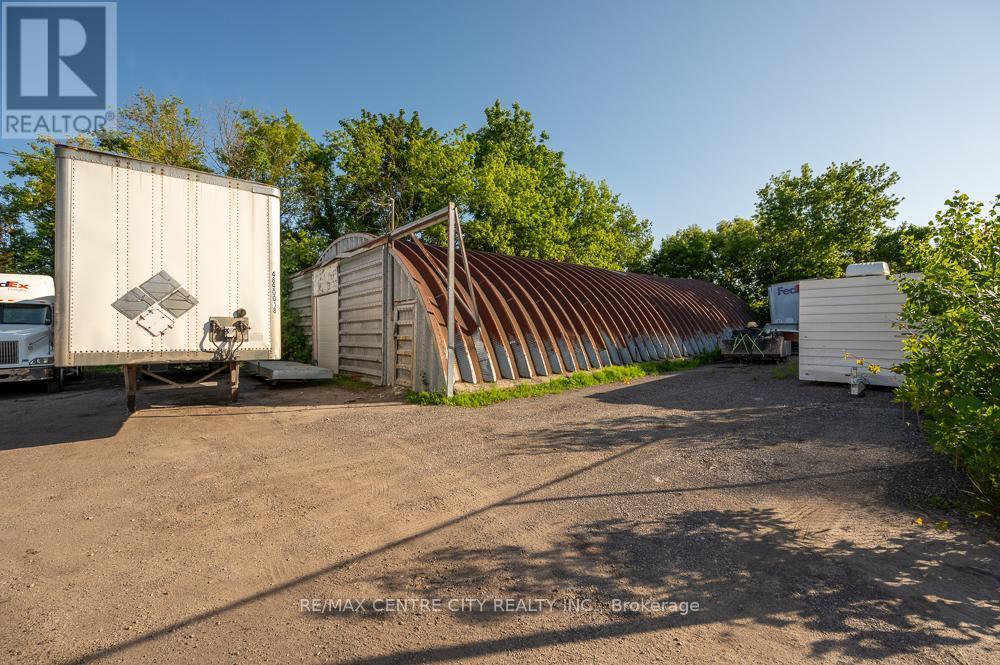 563 Clarke Road, London East, Ontario  N5V 2E1 - Photo 11 - X12249235