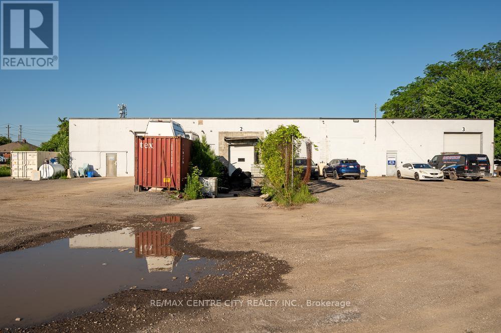 563 Clarke Road, London East, Ontario  N5V 2E1 - Photo 12 - X12249235