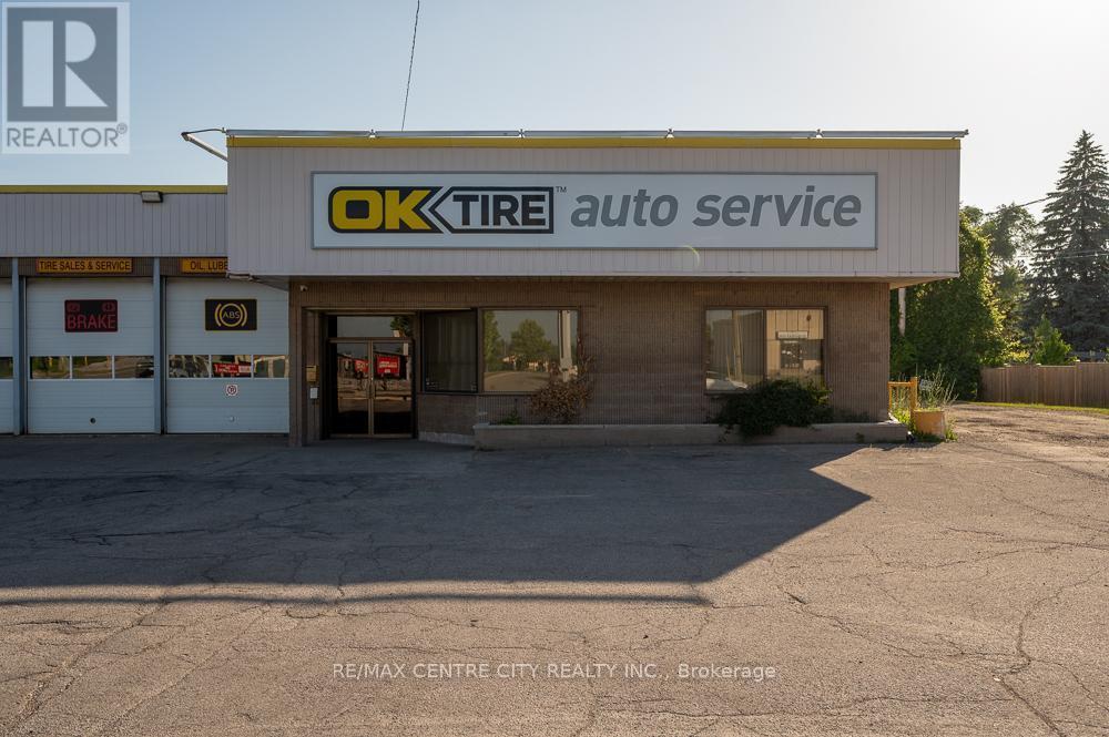 563 Clarke Road, London East, Ontario  N5V 2E1 - Photo 2 - X12249235