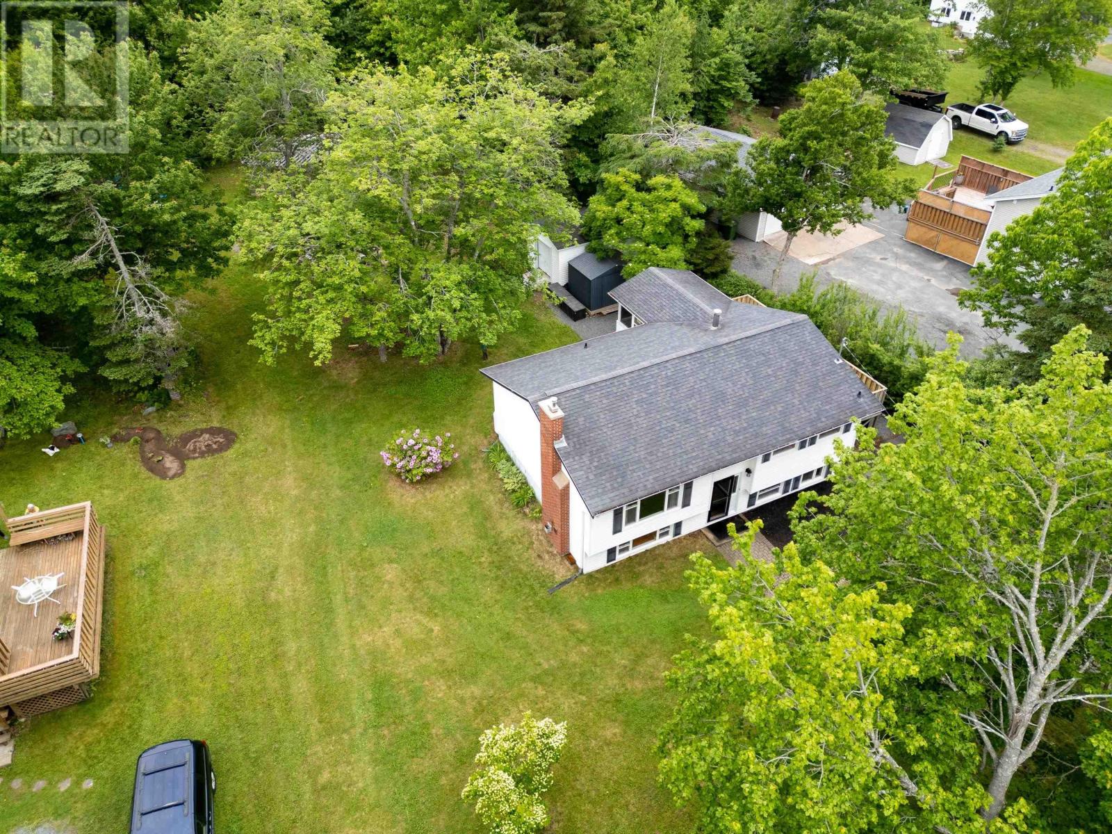 Property at 68 Karen Crescent image 2