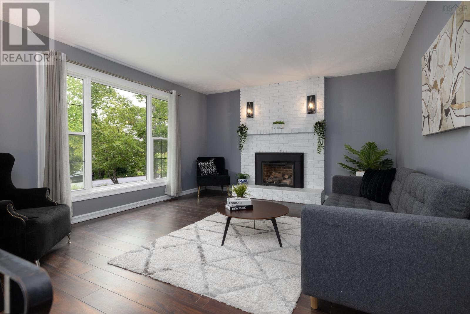 Property at 68 Karen Crescent image 3