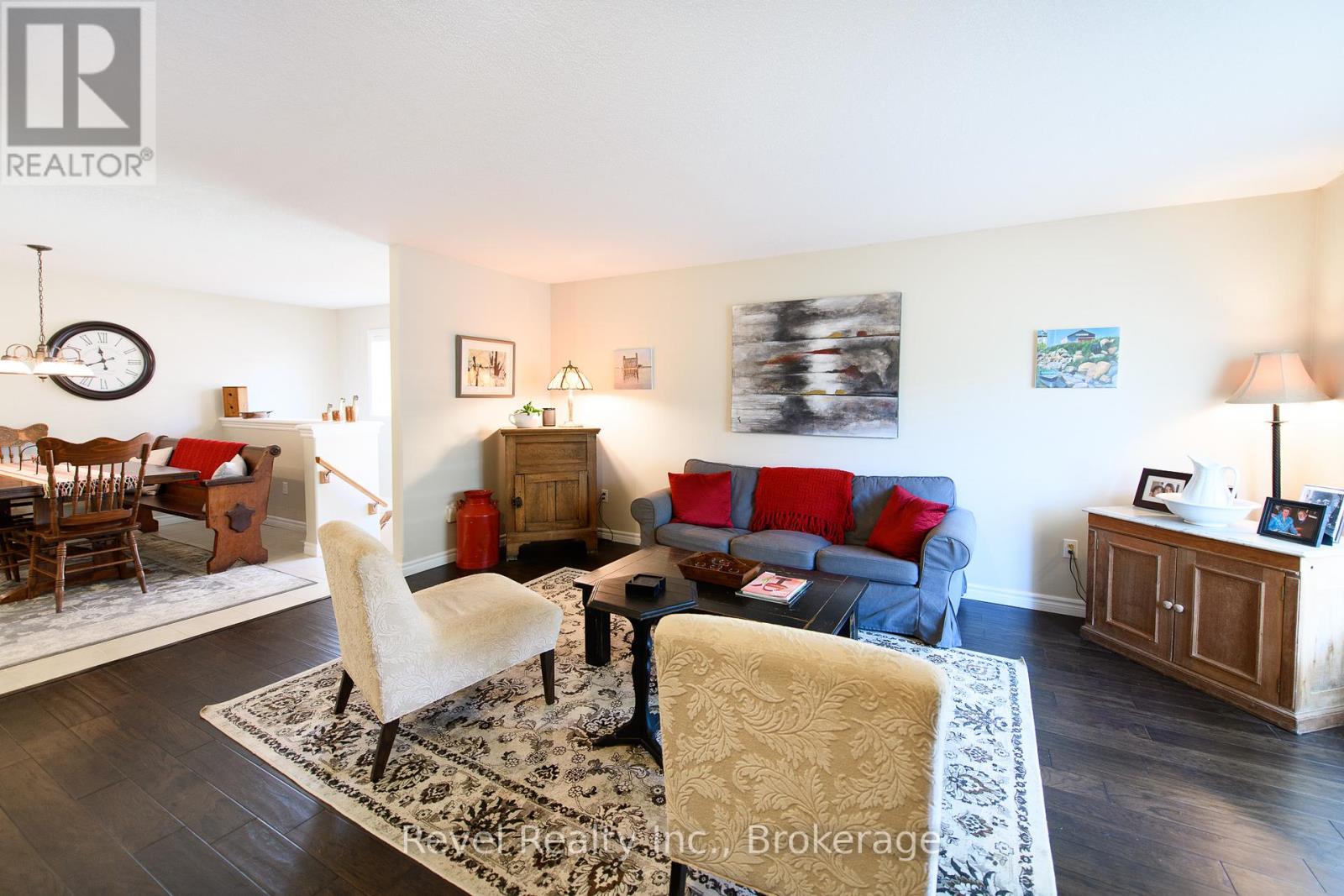 Property at 73 CHAMBERLAIN CRESCENT image 3