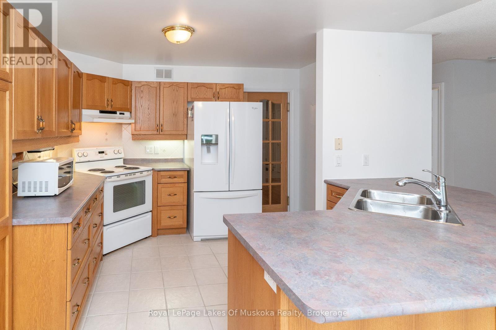 25 Stonehedge Close, Gravenhurst, Ontario  P1P 1Y7 - Photo 20 - X12249286