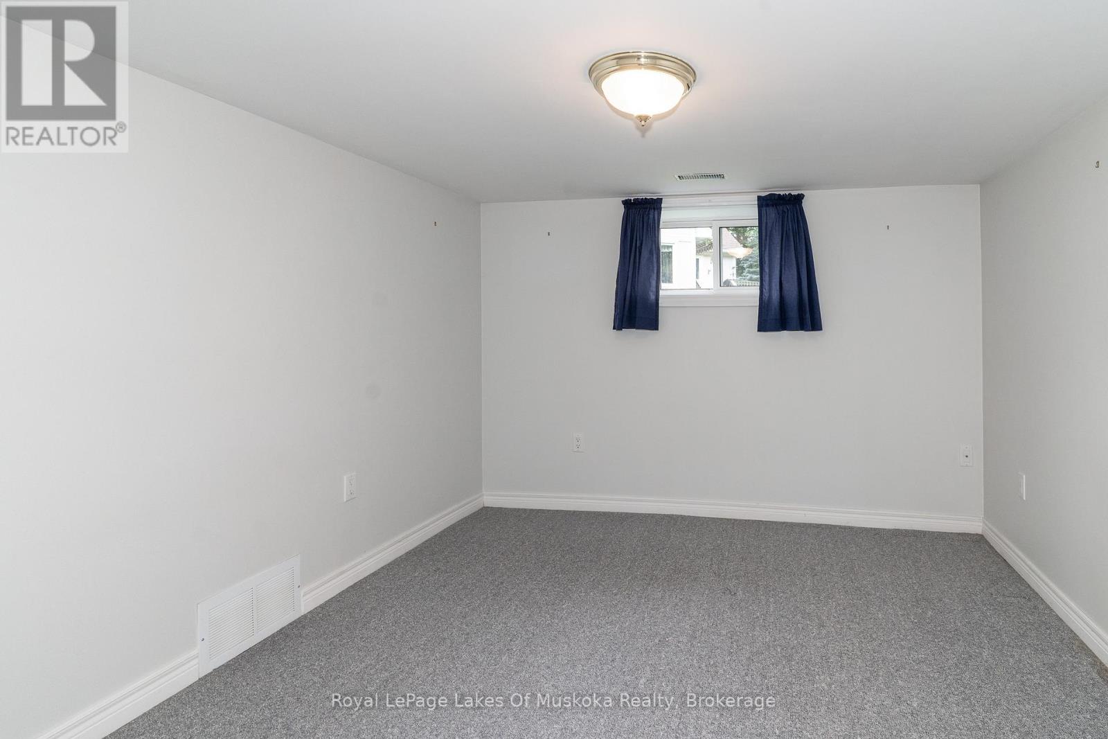 25 Stonehedge Close, Gravenhurst, Ontario  P1P 1Y7 - Photo 34 - X12249286