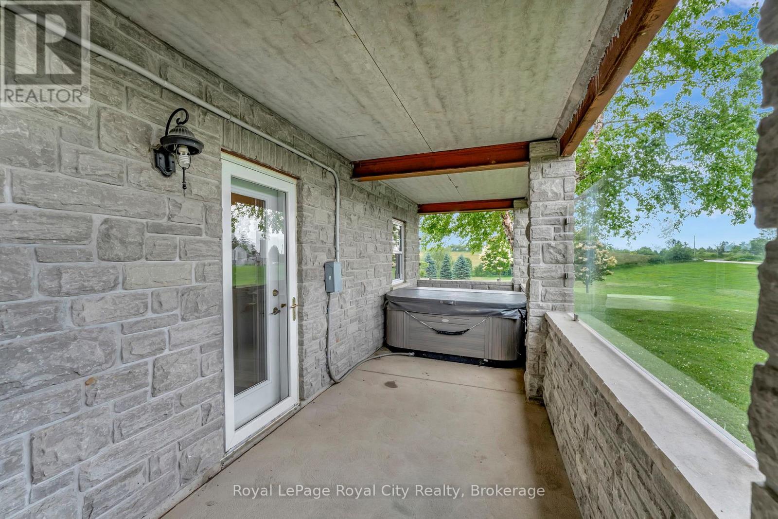 7122 Gore Road, Puslinch, Ontario  N0B 2J0 - Photo 34 - X12249304